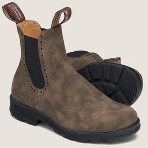 NWT Blundstone 1351 WOMEN'S ORIGINALS
HIGH TOP BOOTS - RUSTIC BROWN